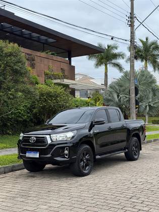 TOYOTA HILUX 2.8 SR 4X4 CD 16V DIESEL 4P AUTOMÁTICO